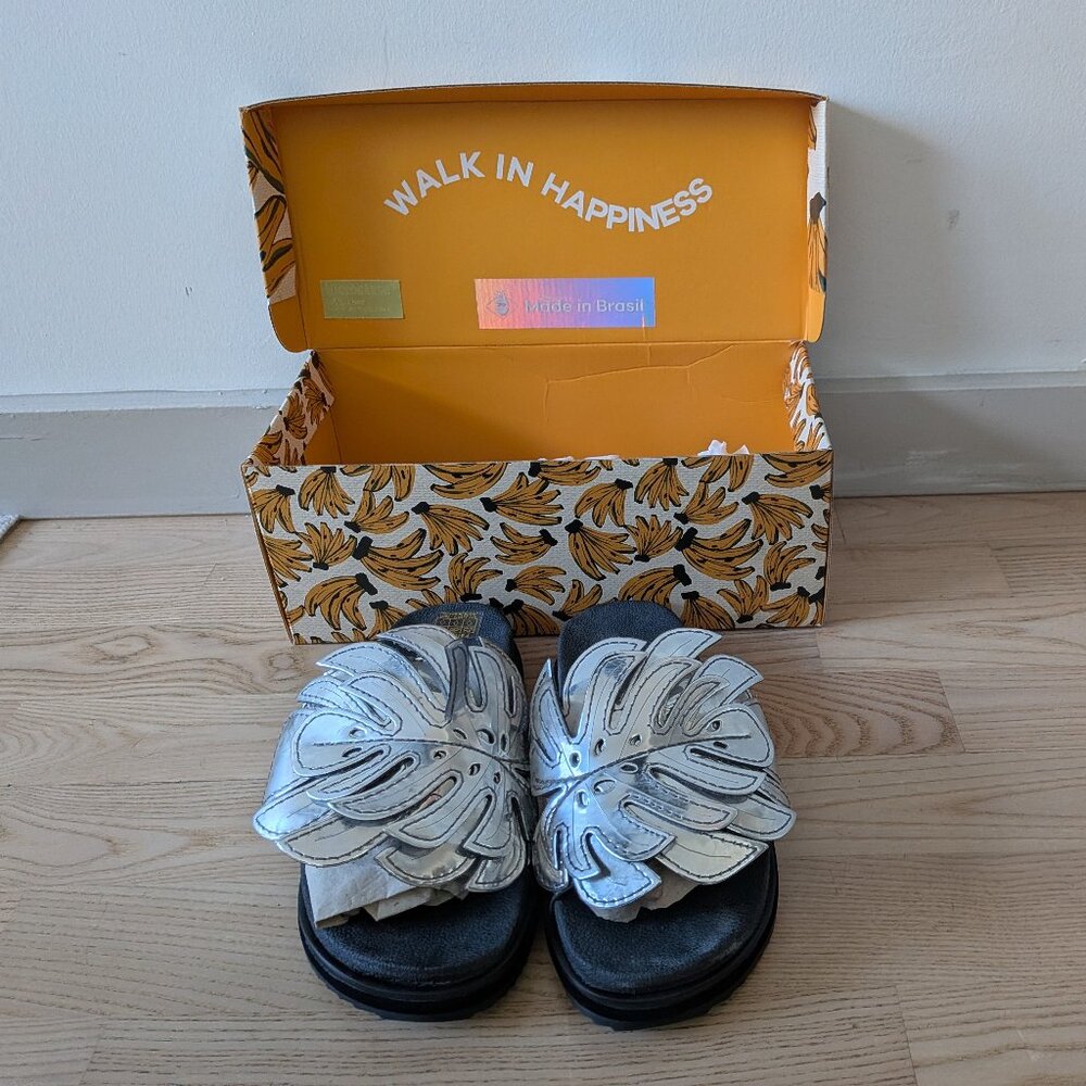 FARM Rio Monstera Leaf Anatomical Slide Sandal Metallic Silver Size 7